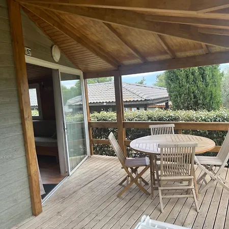 Vue Degagee Sur Au Loin 木屋
